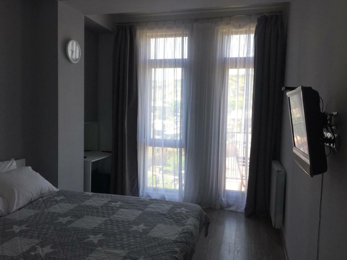 Sunny Apartment Ortachala Tbilisi Esterno foto
